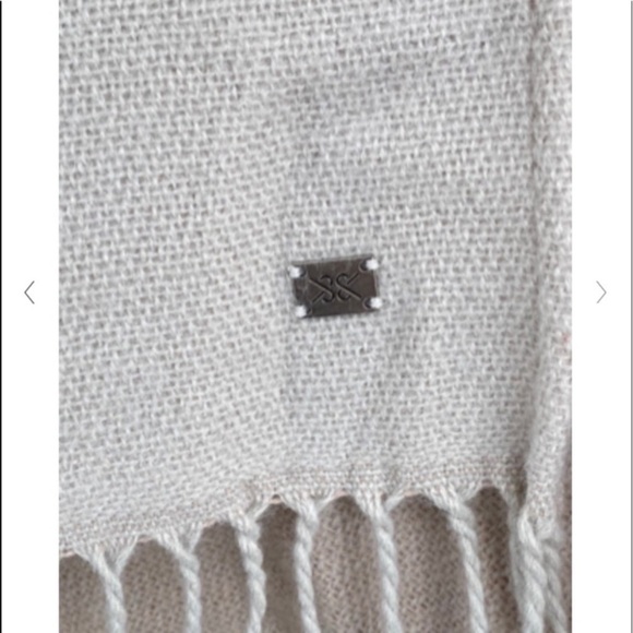 NWT SOIA & KYO Scarfigan or wrap shawl Gorgeous neutral block colors - Picture 4 of 10